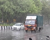 Weather Update : केरल में भारी बारिश, एर्णाकुलम में ऑरेंज अलर्ट, भूस्खलन की चेतावनी