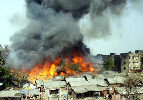 Massive fire breaks out in Rithala slums