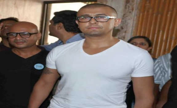 Govt must take action against those who issue fatwa: Sonu Nigam