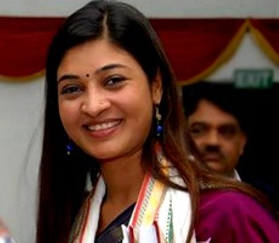 BJP leader files complaint against Alka Lamba for obstructing firefighters