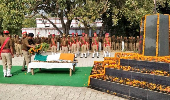 Martyred police inspector cremated with full State honours