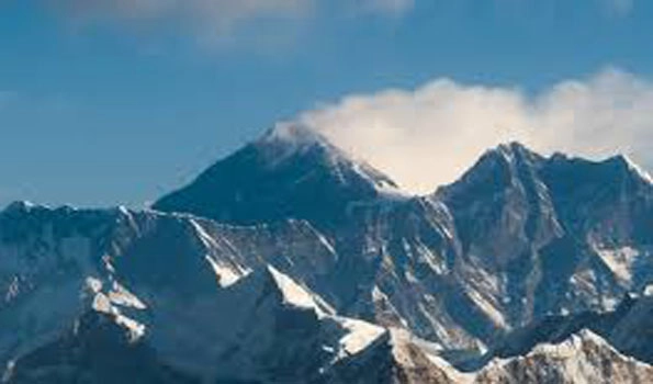 Nepal: 6 die after helicopter crashes near Mount Everest