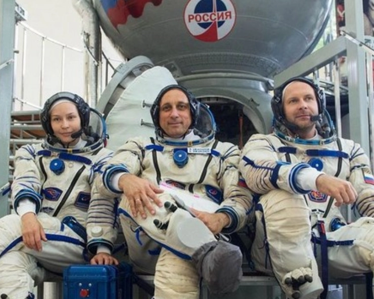 PICS: Russian film crew returns to Earth after shooting first movie in space