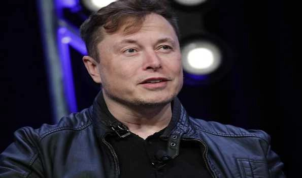 “Cash poor” billionaire Elon Musk needs money, asks Twitter if he should sell 10pc of his Tesla stock