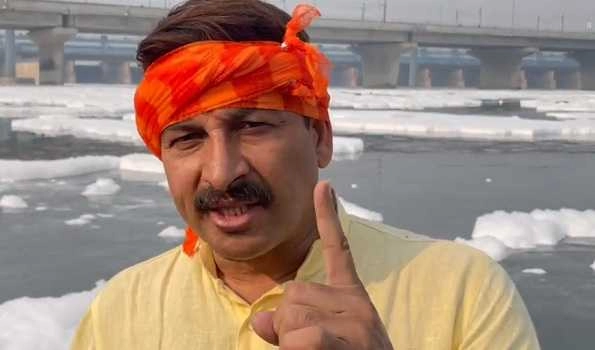 Manoj Tiwari slams Delhi’s Kejriwal govt over Yamuna pollution on Chhath Puja
