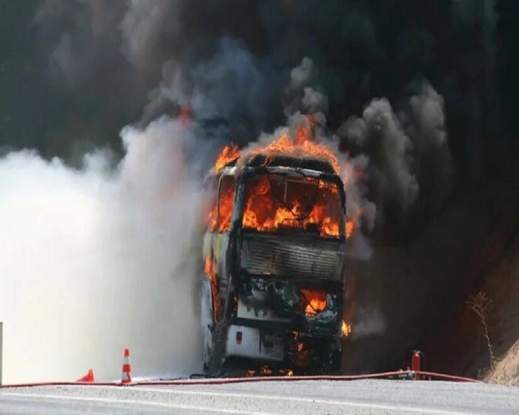 8 charred to death and 14 hurt after bus catches fire in Guna, MP