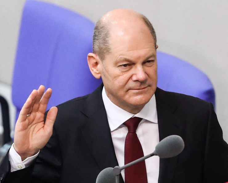 German chancellor Olaf Scholz's wax statue unveiled in Berlin (PICS)