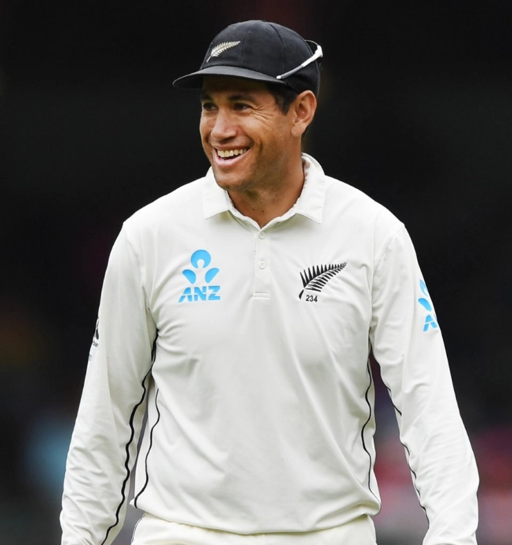 WATCH: Ross Taylor receives guard of honour from Bangladesh as he walked out to bat in his final Test