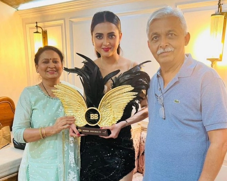 Tejasswi Prakash bags Bigg Boss 15 trophy