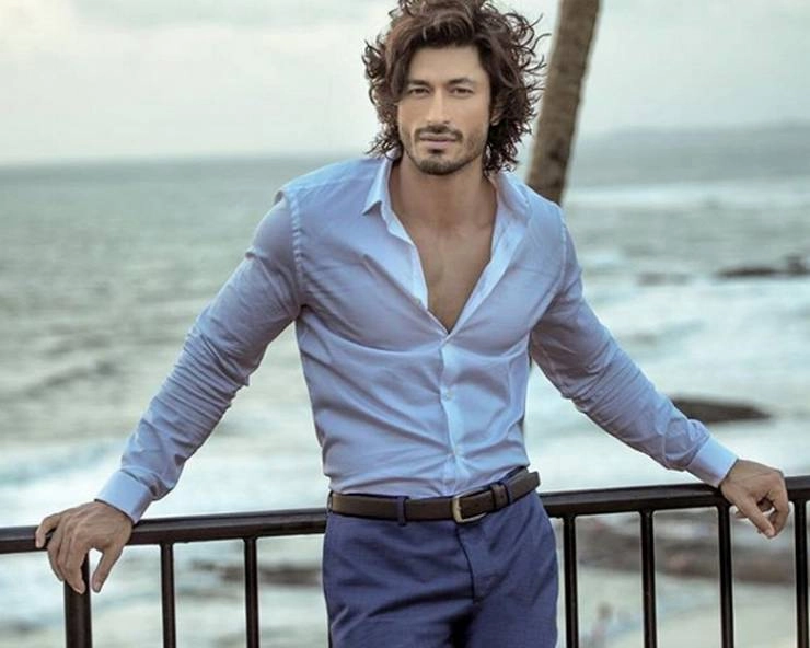 Vidyut Jammwal graces Kolkata for Crakk: Jeetegaa toh Jiyegaa promotion