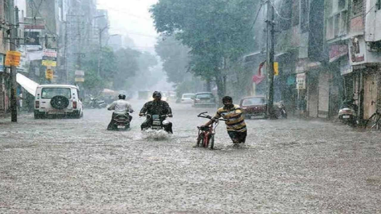 Weather update: IMD issues red alert in THESE 5 districts of Gujarat