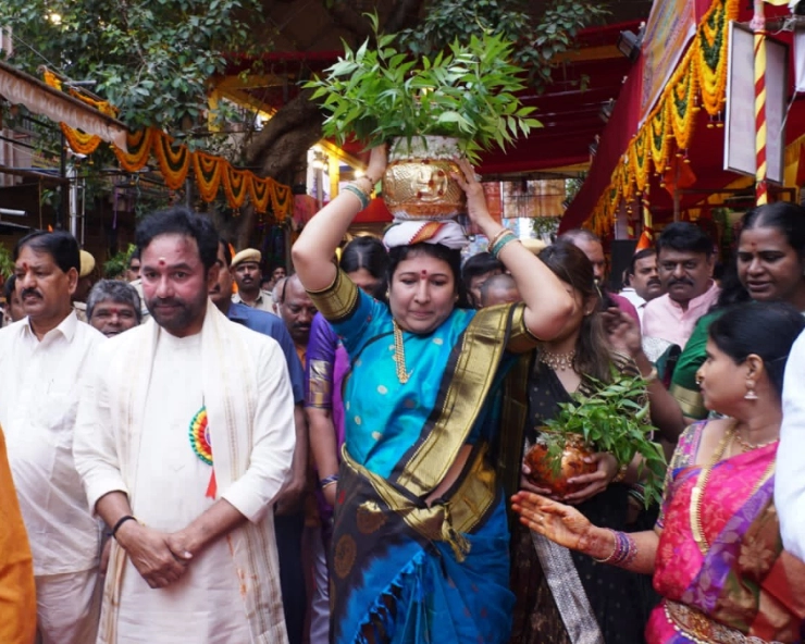 Thousands offer prayers at the famous Ujjaini Mahankali Temple to mark Bonalu festival