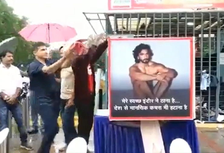 Indore residents ‘collect clothes’ for Ranveer Singh after his nude photoshoot (VIDEO)