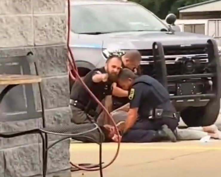 3 US cops suspended after Floyd-like VIDEO