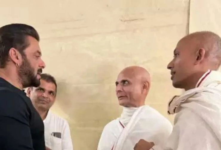 Salman Khan meets Jain monk Acharya Vijay Hansratnasur