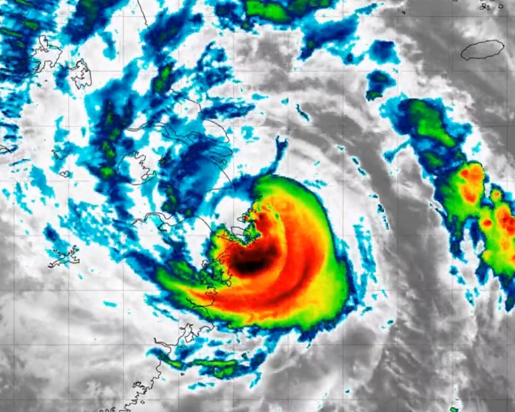 China: Typhoon Muifa hits densely populated coastal region (VIDEOS)