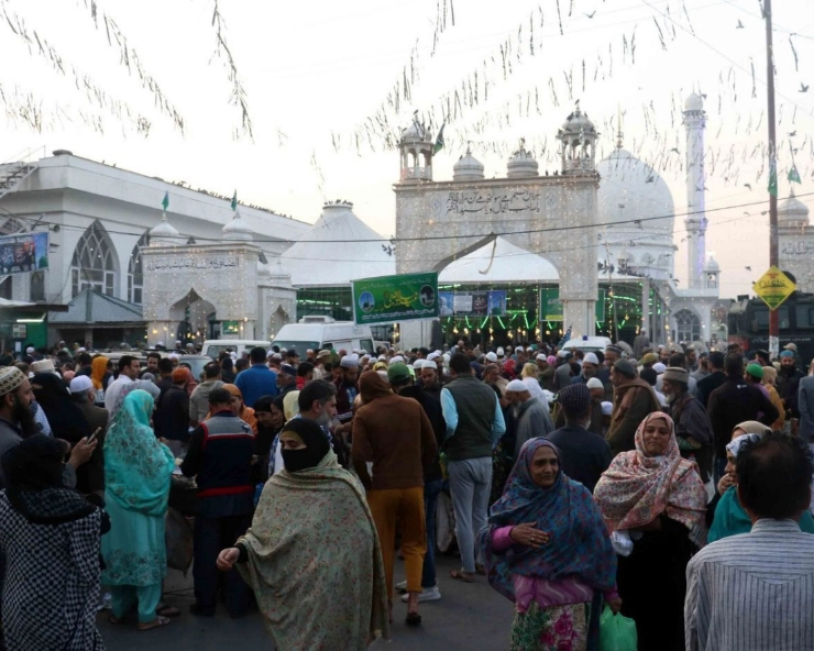 Eid-e-Milad-Un-Nabi being celebrated with religious fervor across Kashmir