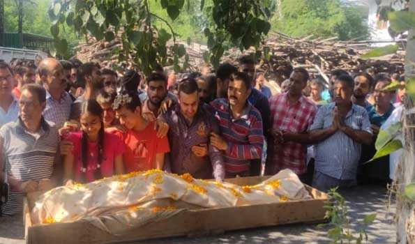 Kashmiri Pandit shot dead by terrorists cremated at Jammu