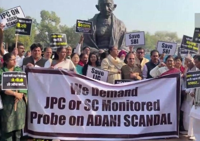 Opposition protests at Gandhi statue in parliament; demands JPC probe into Adani issue