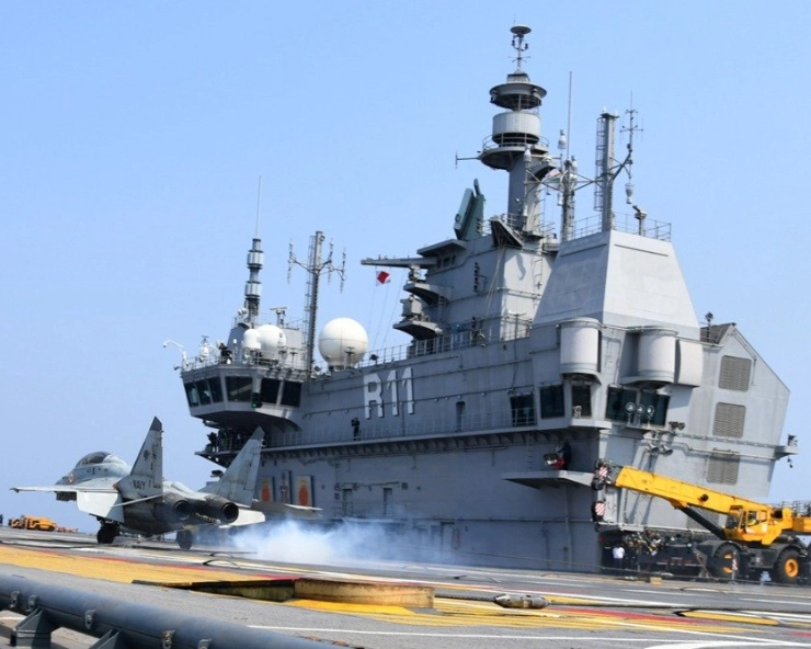 Maiden landing by MiG-29K on INS Vikrant (VIDEO)