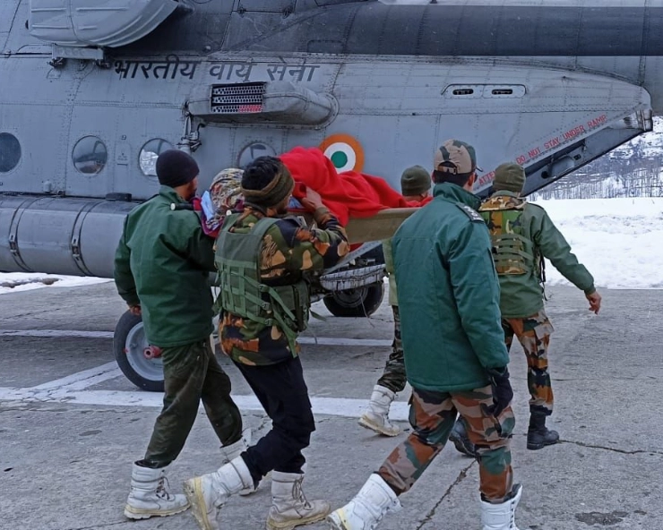 Army, IAF evacuates pregnant lady from snow bound Kishtwar (WATCH)