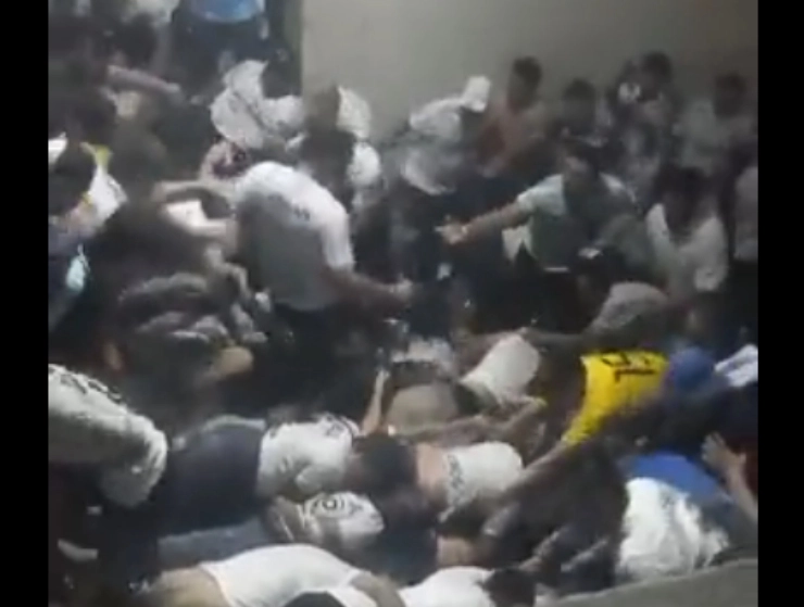 El Salvador soccer stadium stampede leaves 12 dead (VIDEOS)