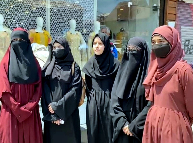 Srinagar school draws flak after denying entry to students wearing abaya