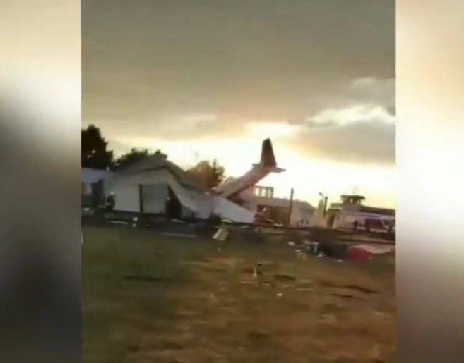 5 killed as plane crashes into hangar in Poland
