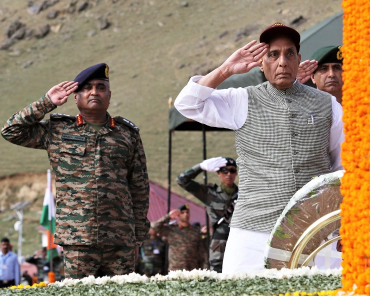 Rajnath Singh pays tributes to India’s bravehearts at Kargil War Memorial in Drass