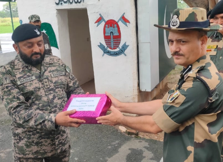 I-Day: BSF, Pak Rangers exchange sweets on border