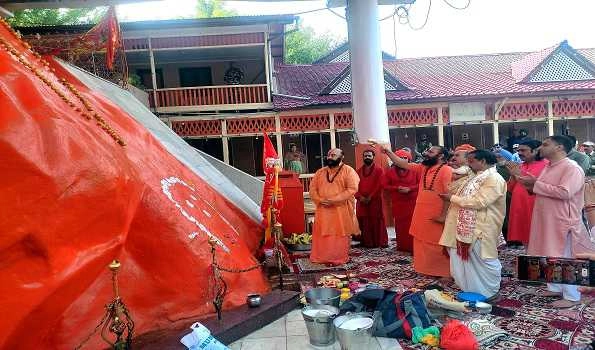 Charri Mubarak taken to 'Sharika Bhawani' temple in Srinagar to pay obesiance