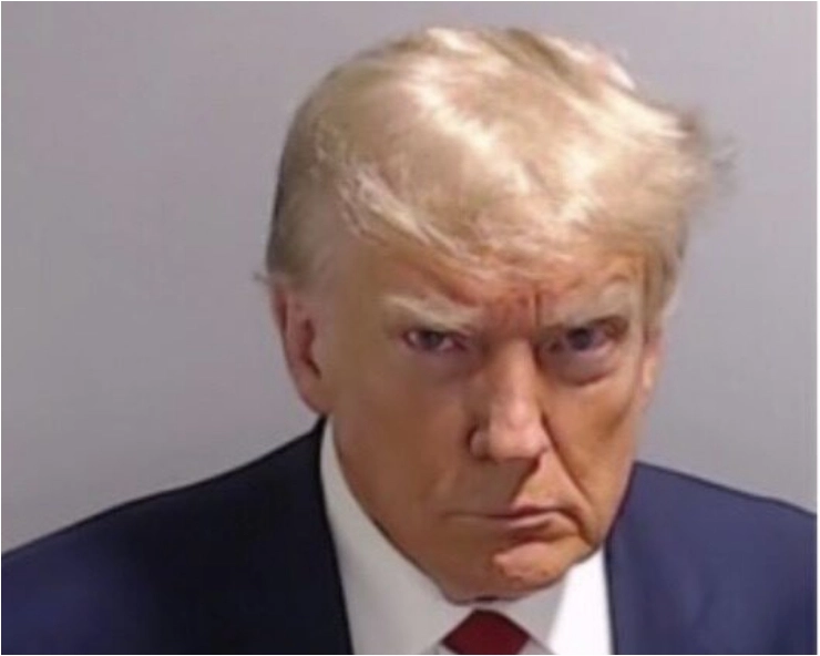 2020 US election fraud: Ex-President Trump surrenders, mugshot taken, released later