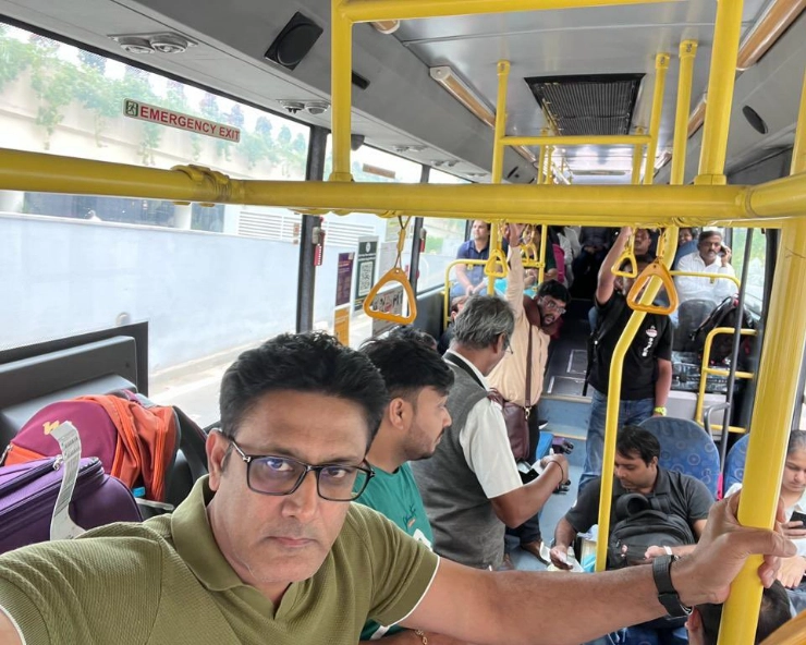 Anil Kumble takes BMTC bus ride back home amidst Bengaluru bandh