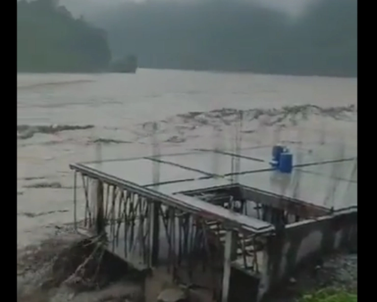 Sikkim floods: Bengal Police warns people not to touch arms & ammunition floating over river Teesta