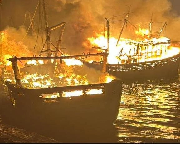 Andhra Pradesh: 40 fishing boats gutted by massive fire in Visakhapatnam harbor
