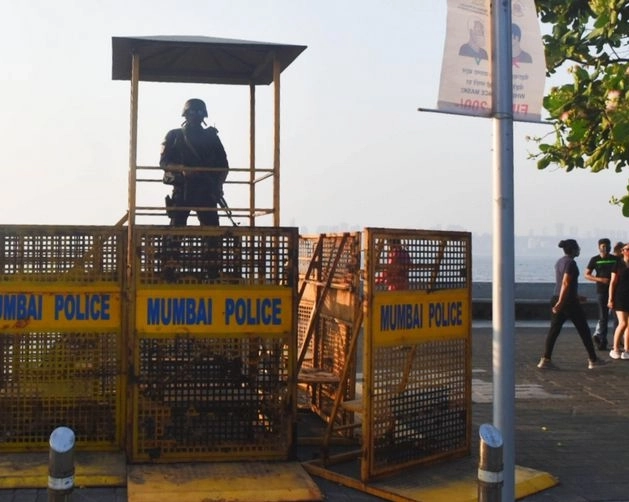 ‘Bombs placed at 6 locations’: Mumbai Police on alert after threat message of serial blast