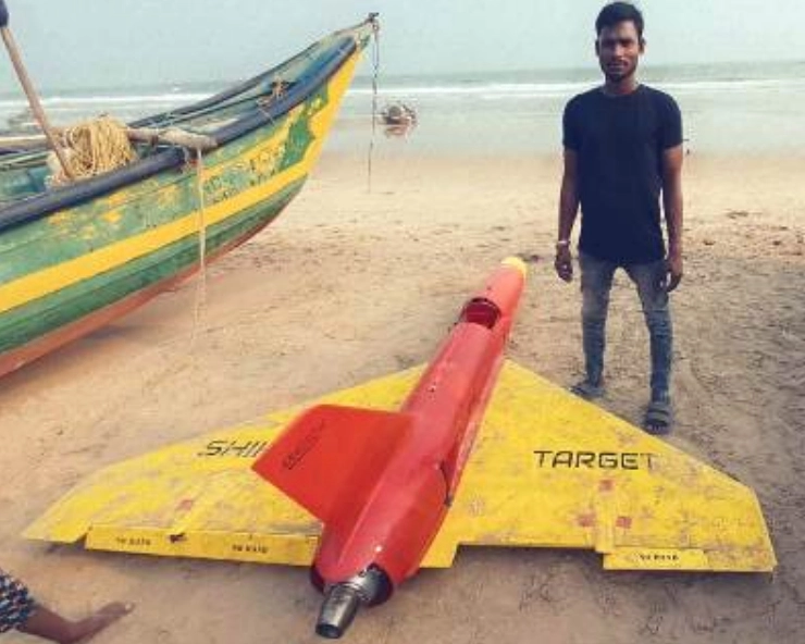 Puri fishermen recover a jet shaped metallic object with parachute, electronic gadgets from sea