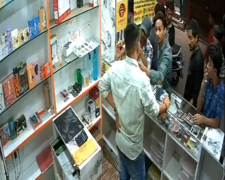 Group of men assault shopkeeper for playing music during Azaan in Bengaluru