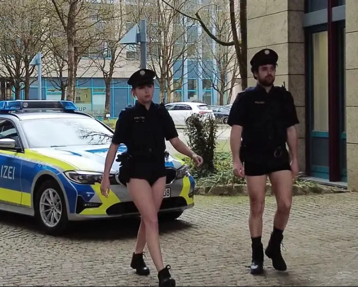 Bavarian police go pantless in uniform protest