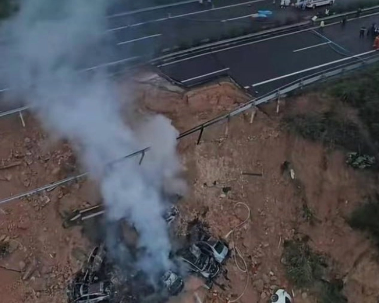 17.9-meter-long section of highway collapses in southern China, over 20 dead