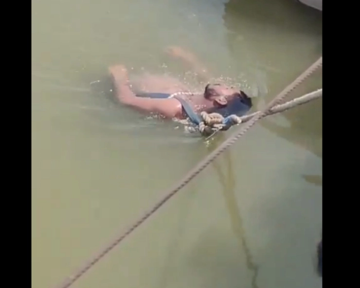 SUPERSTITION! 20-year-old’s dead body hung in Ganga river to remove snake poison