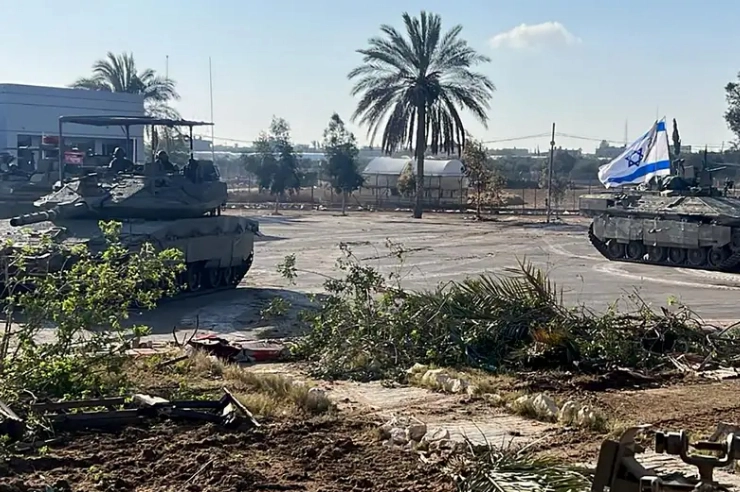 Israel-Hamas war: IDF takes control at Rafah border crossing