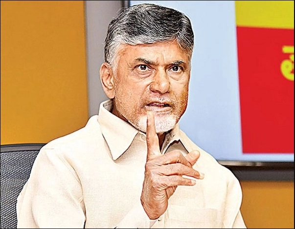 Worried over future, senior IAS, IPS officers, once YSRCP loyalists, throng Chandrababu Naidu’s residence to meet him