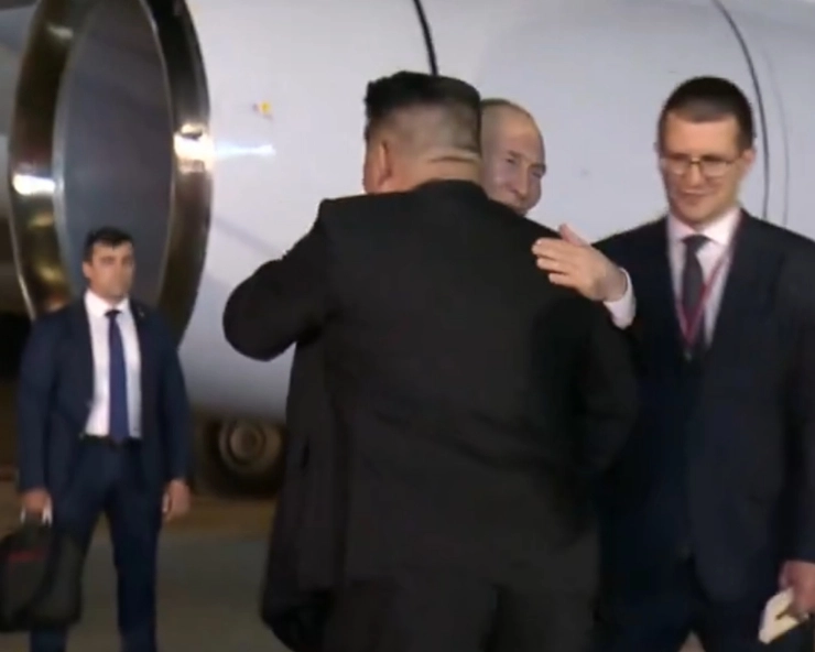 Kim Jong Un greets Putin at Pyongyang airport, Russian Prez thanks North Korean leader for receiving him so late