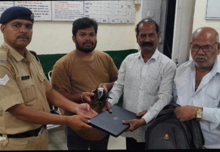 Pune RPF jawan returns unattended bag safely to owner