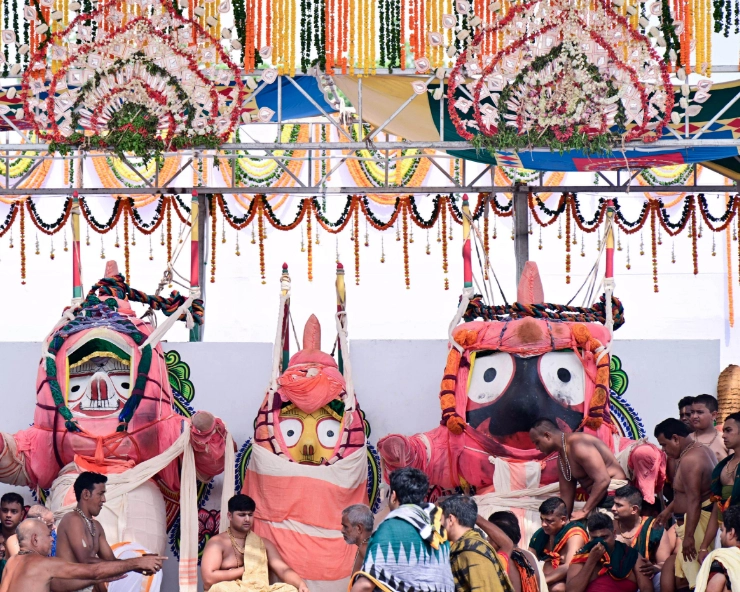 Lakhs of devotees witness royal bath and 'Hati Vesh' of Trinity of Sri Jagannath Temple