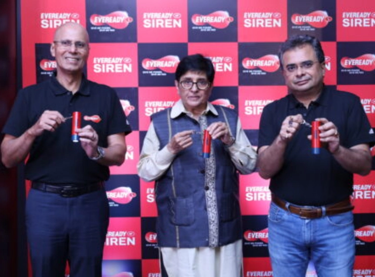 Kiran Bedi unveils Eveready’s siren torch with safety alarm