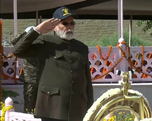 Kargil Vijay Diwas 2024: PM Modi pays homage to Kargil war heroes in Drass, to inaugurate Shinkun La tunnel project