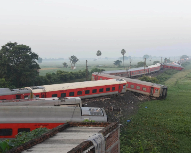 Bihar train accident: At least 4 killed, 100 injured after North East Express Train derails in Buxar