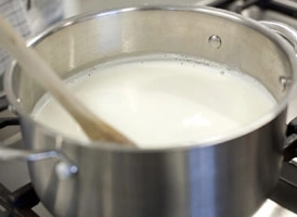 Kitchen Hacks:- બળેલા દૂધની દુગંધ દૂર કરશે આ સરળ 'Tips and Trick', સ્મેલ થશે દૂર ફરીથી ઉપયોગ કરી શકશો